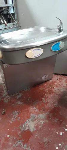 Bebedouro Industrial Parede 