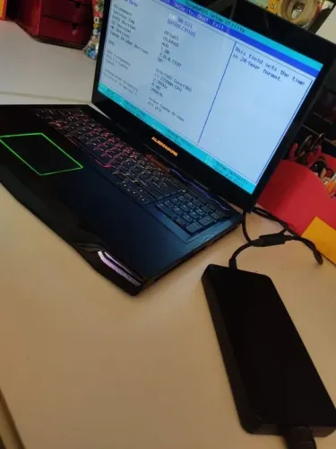 Notebook gamer Alienware m17 para conserto (Aceito troca)