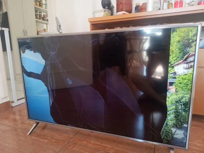 Tv LG 50um7500psb com defeito