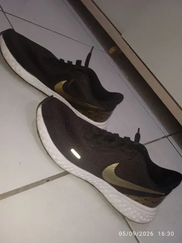 Sapato Nike Revolution