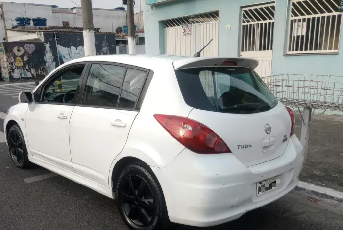 Nissan Tiida SL 1.8/1.8 Flex 16V Aut. 2013