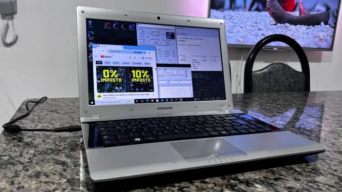 Notebook Samsung i3 de 2.53 ghz com Ssd 120 com 6gb ddr3 c windows 10 e Office 24