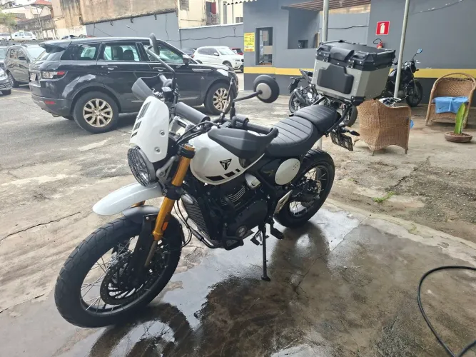 Triumph Scrambler 400xc