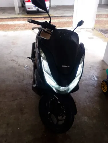 PCX DLX 2025