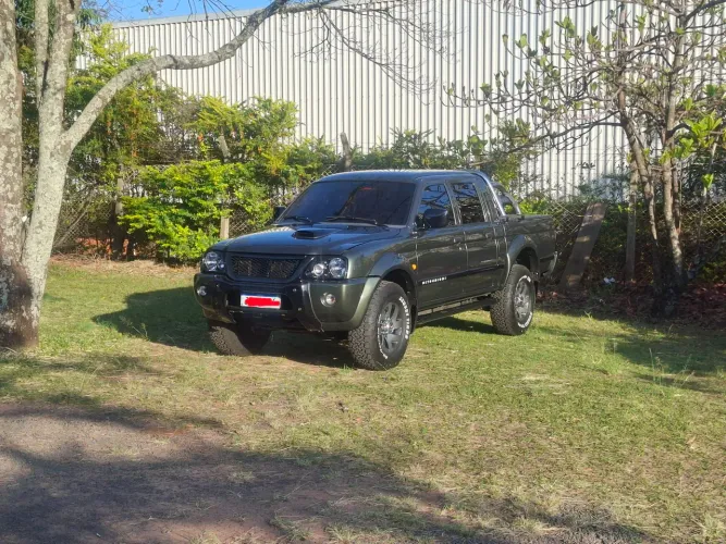 Mitsubishi L200 Sport HPE 2.5 4X4 CD DTI Dies. Mec. 2004