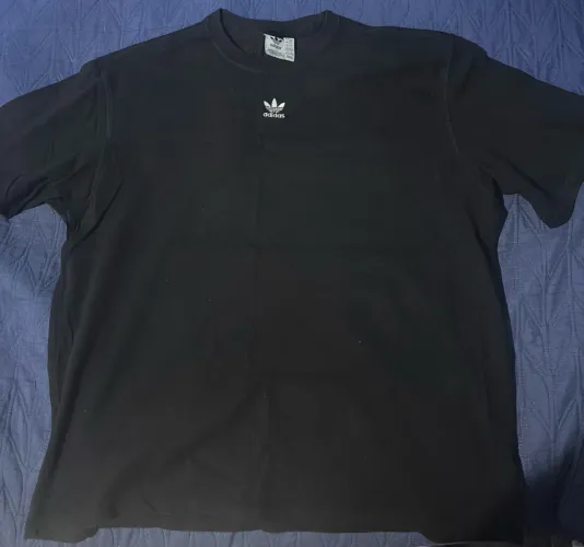 Camiseta Adidas Essentials