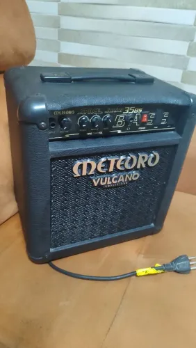 CUBO AMPLIFICADOR PARA BAIXO - ÚNICO DONO