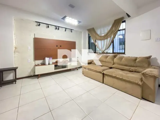 Casa de Vila - / Residencial / Jardim Botânico