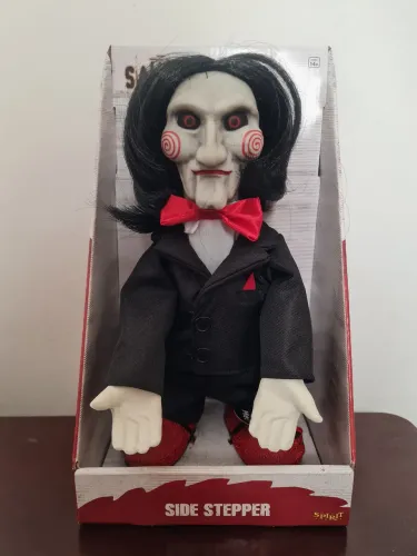 BONECO SIDE STEPPER ACTION FIGURE JOGOS MORTAIS (SAW), NOVO, IMPORTADO