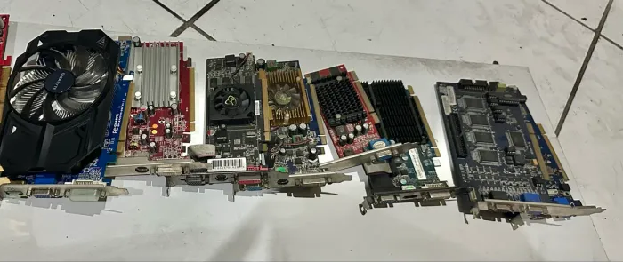 LOTE DE PLACAS DE VÍDEO ? NO ESTADO