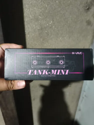 Esta é a pedaleira multiefeitos digital M-Vave Tank-Mini, compatível com guitarra e baixo.