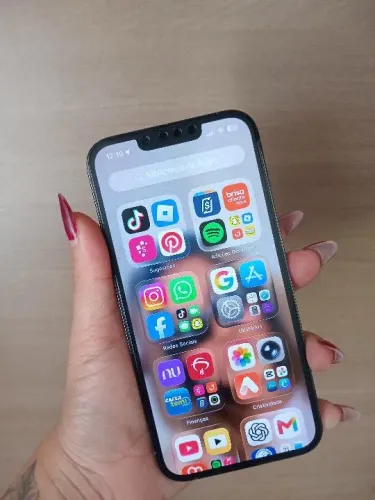 Iphone 13 pro. Bateria 77%. 128GB