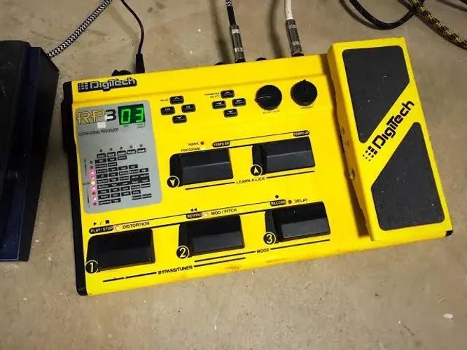 Pedaleira Digitech RP3
