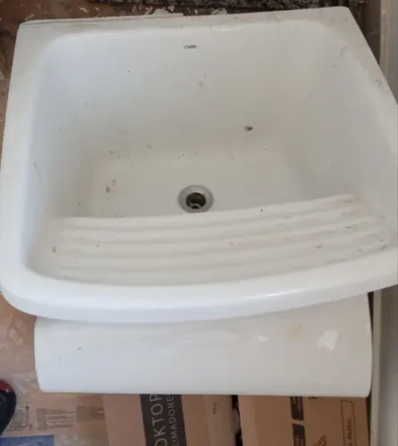 3 PIAS NOVAS / (300 cada) LAVANDERIA BANHEIRO E CHURRASQUEIRA.