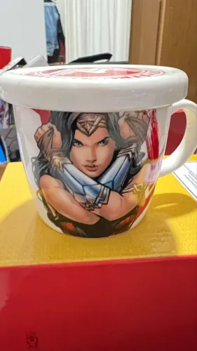 Caneca mulher maravilha 