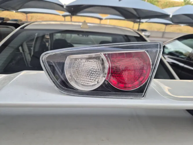 Farol traseiro Lancer 2012/13 tampa traseira