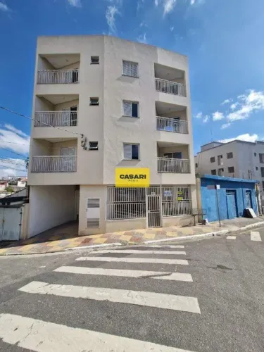 Apartamento Térreo com 3 Dormitórios (1 Suíte), 2 Vagas e Baixo Condomínio  Ótima Localiza