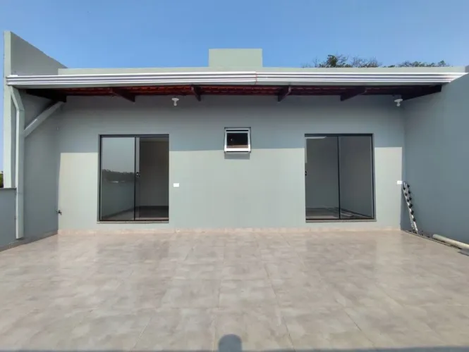 Casa para alugar, região Norte de Londrina com 2 quartos.