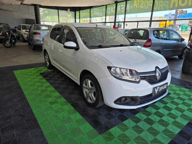 Renault Logan Expression Hi-flex 1.6 8V 4P 2015