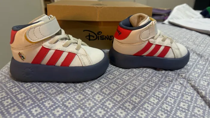 Tênis adidas Disney TAM 19