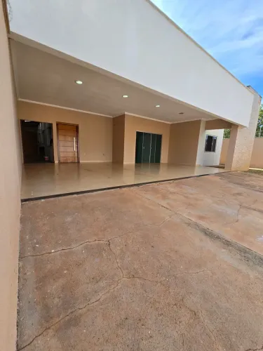 Vende-se Casa com 3/4 e piscina localizada na Quadra 509 Sul lote 483 m² - Palmas - To