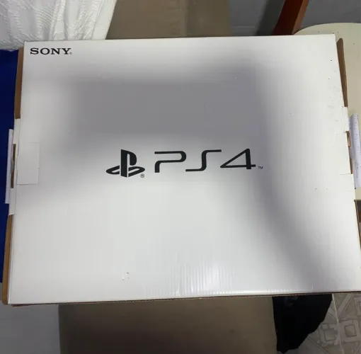 Vendo ps4 completo
