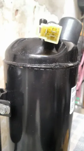Vendo conpressor inverter 18BTUS novo