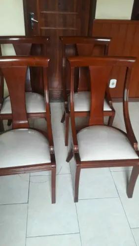 Cadeira de mogno belíssimo acabamento
