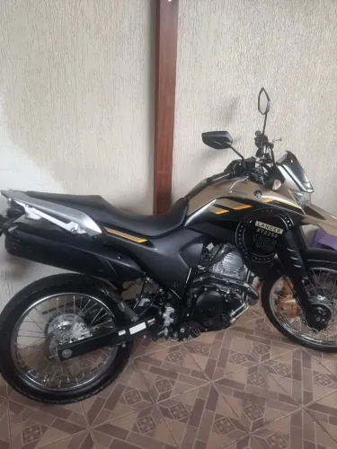Vendo Lander 250 , muito conservada!!