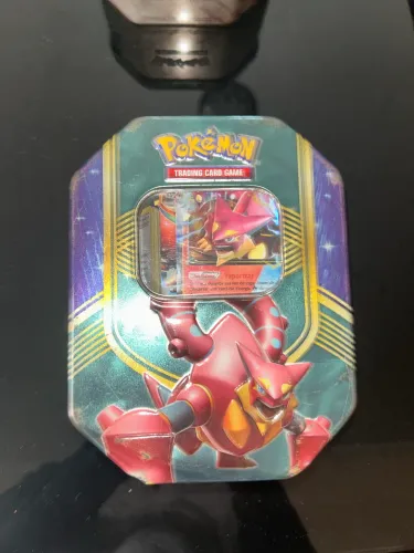 Cartas e Latas Pokémon 