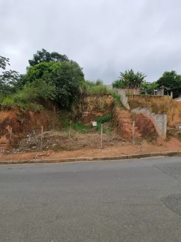 INVISTA NO SEU FUTURO: Terreno Perfeito para Seu Projeto dos Sonhos!