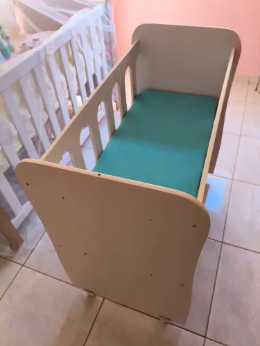 Vendo mini berço RN semi novo.