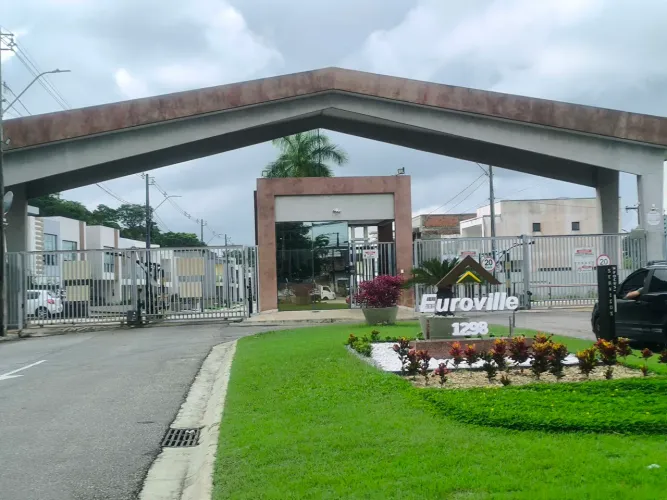 URGENTE: Lote Único na Avenida Principal do Condomínio Euroville