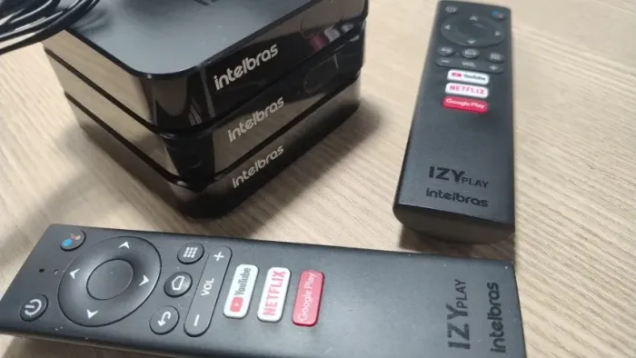 Combo Intelbras Izy Play - 3 Aparelhos + 2 Controles + 1 Fonte (Oportunidade)