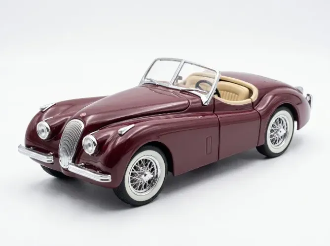 Miniatura Jaguar XK120 Roadster - Escala 1/24 (Metal) - Impecável