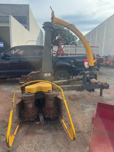 Colhedora de forragem JF 192 AT Usada 