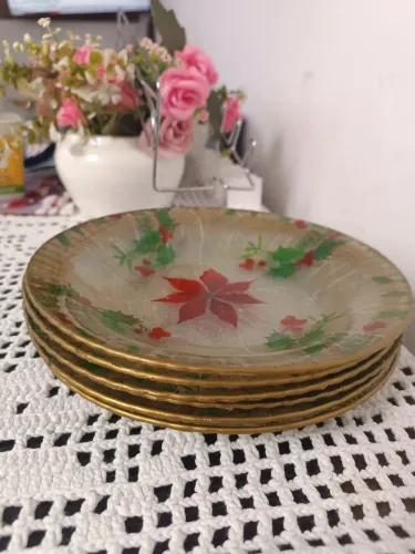 Jogo de pratos decorados