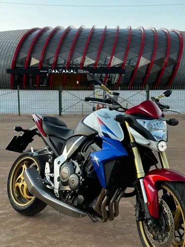 VENDO CB1000r capitão América 