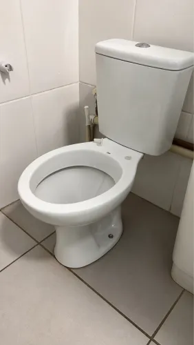 Vaso cerâmica branco com caixa acoplada