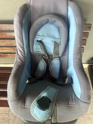 Vende-se cadeirinha para carro 
