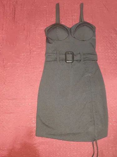 ? Vestido<br>? Nunca usado<br>? R$ 50