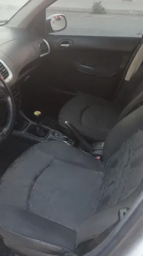 Peugeot 207 XR 1.4 Flex 8V 5P 2011