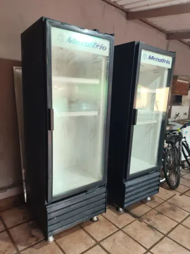 Geladeira visa cooler metalfrio funcionando perfeitamente