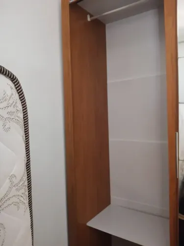 GUARDA-ROUPA CASAL