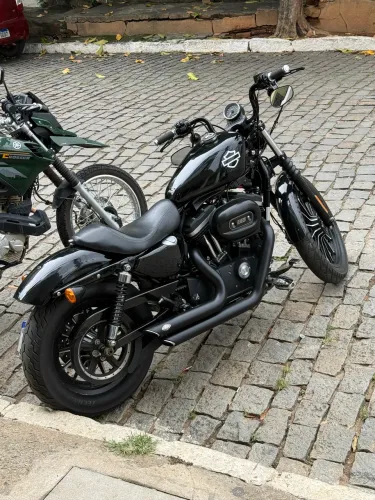 Moto Harley Davidson Iron 883