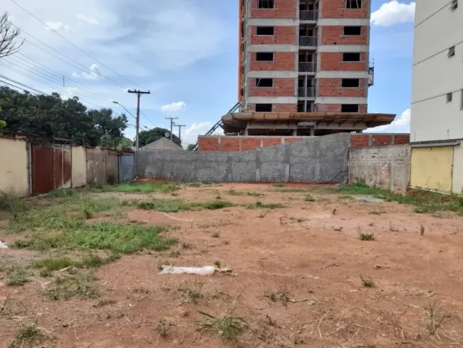 Área na Vila Rosa