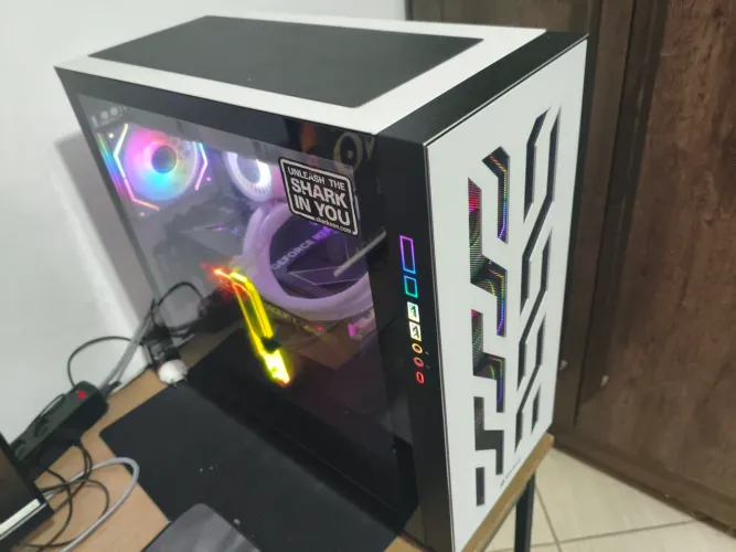 PC GAMER RYZEN 9800X3D 32GB RAM RTX5060 VENDO/TROCO