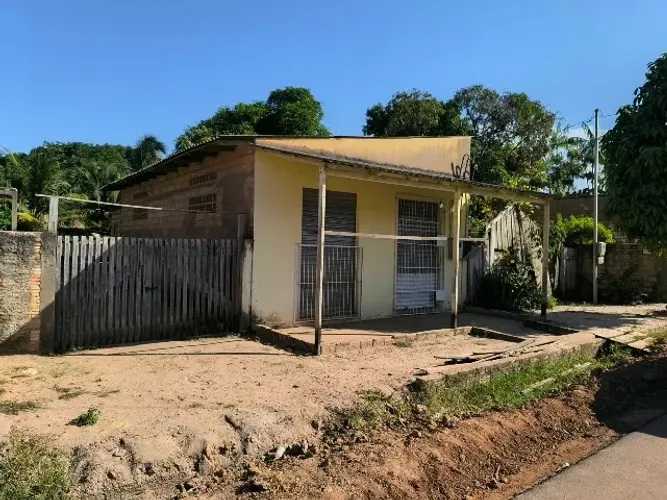 Casa com ponto comercial 