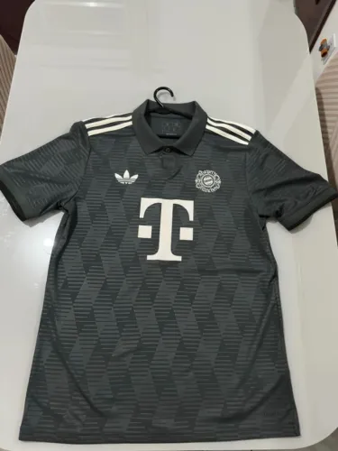Camisa Bayern de Munique Wiesn 24/25 Original Adidas - Tam. M - Nova