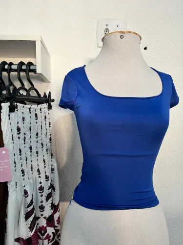 Blusas recorte quadrado